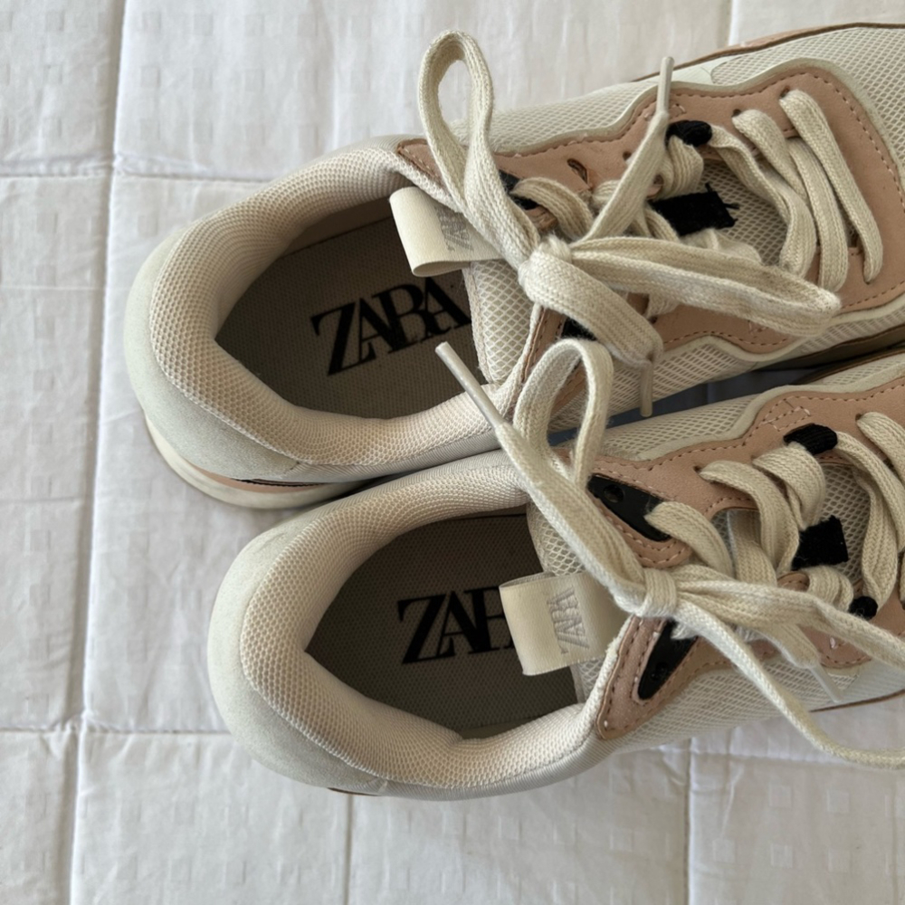 SOLD 🌙 ZARA Pale Pink, Black & White Lace-up Sneakers Size 39/US 8 - Picture 3 of 16